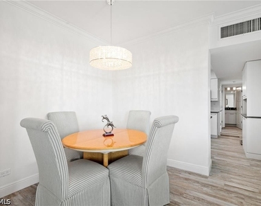 240 Seaview Court - Photo Thumbnail 5