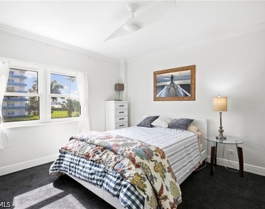 240 Seaview Court - Photo Thumbnail 13