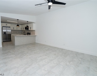 6306 Royal Woods Drive - Photo Thumbnail 10