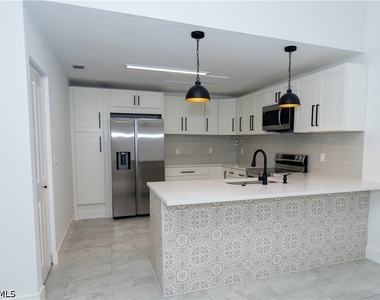 6306 Royal Woods Drive - Photo Thumbnail 8