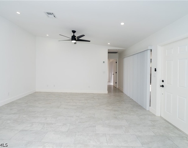 6306 Royal Woods Drive - Photo Thumbnail 4