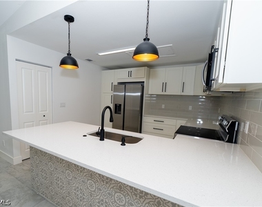 6306 Royal Woods Drive - Photo Thumbnail 11