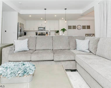 5583 Double Eagle Circle - Photo Thumbnail 10