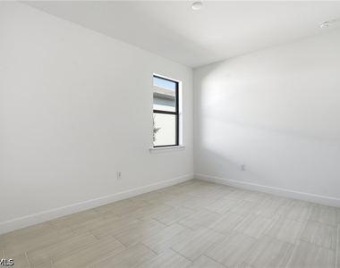 1954 Fresno Avenue - Photo Thumbnail 33
