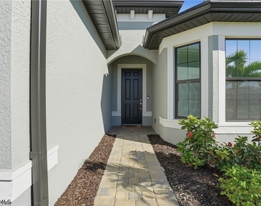 1954 Fresno Avenue - Photo Thumbnail 10