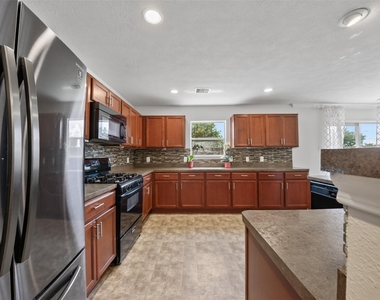 15323 Trinity Meadow Dr - Photo Thumbnail 10