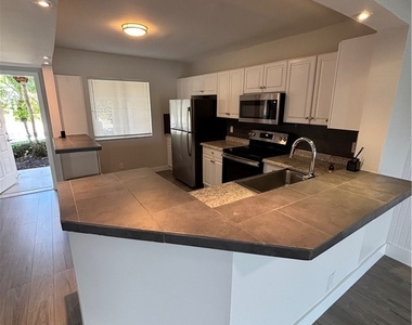 7800 Emerald Circle - Photo Thumbnail 19