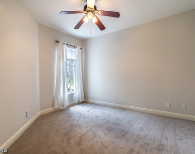 28485 Altessa Way - Photo Thumbnail 11