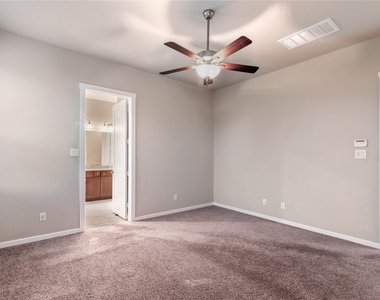 4702 Primrose Valley Lane - Photo Thumbnail 14
