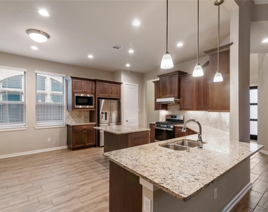 4702 Primrose Valley Lane - Photo Thumbnail 9