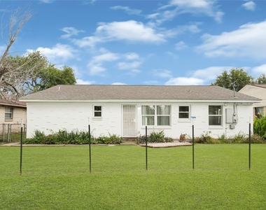 5714 Peacock Street - Photo Thumbnail 3