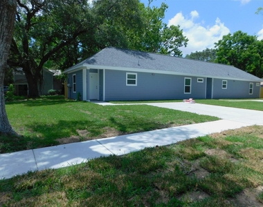 904 W Sealy Street - Photo Thumbnail 1