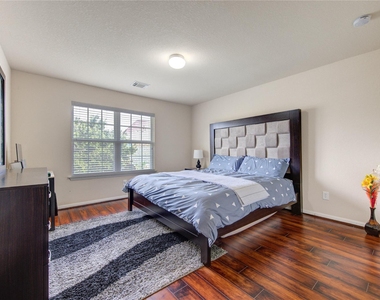 1243 Glenwood Canyon Lane - Photo Thumbnail 32