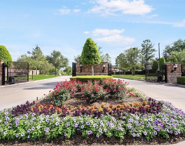 1243 Glenwood Canyon Lane - Photo Thumbnail 2
