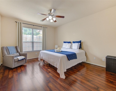1243 Glenwood Canyon Lane - Photo Thumbnail 15