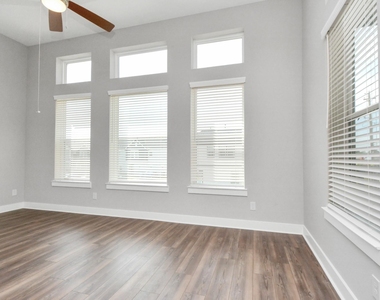 713 Strawberry Pines Court - Photo Thumbnail 17