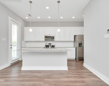 713 Strawberry Pines Court - Photo Thumbnail 5