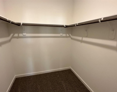 9804 Grosbeak Lane - Photo Thumbnail 11