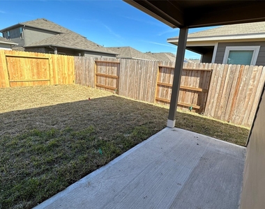 9804 Grosbeak Lane - Photo Thumbnail 12