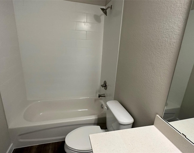 9804 Grosbeak Lane - Photo Thumbnail 6