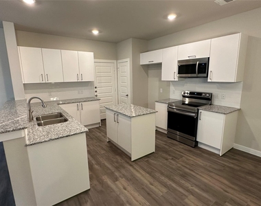 9804 Grosbeak Lane - Photo Thumbnail 3