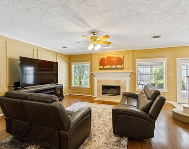 7435 River Garden Drive - Photo Thumbnail 9