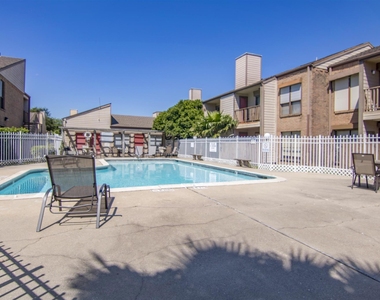 3220 69th Street - Photo Thumbnail 34