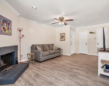 3220 69th Street - Photo Thumbnail 12