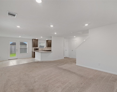 647 Ash Mill Drive - Photo Thumbnail 6