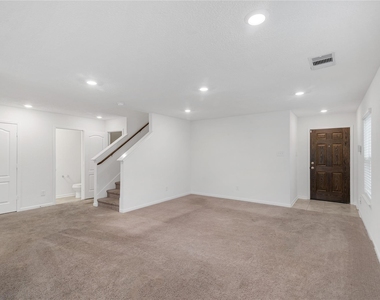 647 Ash Mill Drive - Photo Thumbnail 7