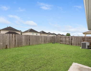 647 Ash Mill Drive - Photo Thumbnail 4