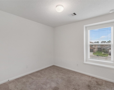647 Ash Mill Drive - Photo Thumbnail 12