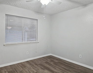 4211 Falcon Meadow Drive - Photo Thumbnail 14
