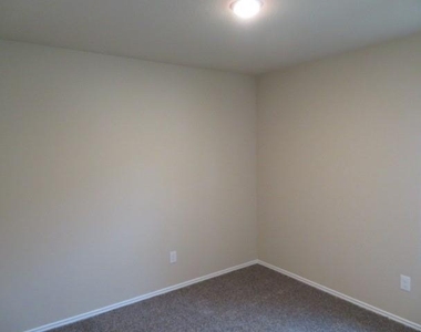 120 East Ash Street - Photo Thumbnail 7