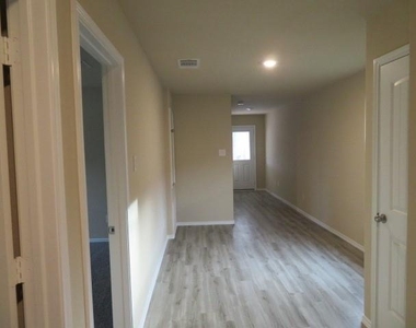 120 East Ash Street - Photo Thumbnail 10