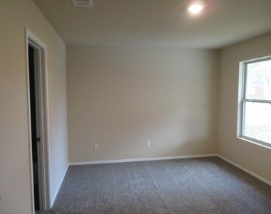 120 East Ash Street - Photo Thumbnail 3