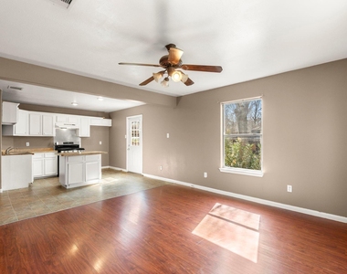 2444 Margaret Street - Photo Thumbnail 11