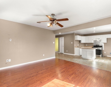 2444 Margaret Street - Photo Thumbnail 12