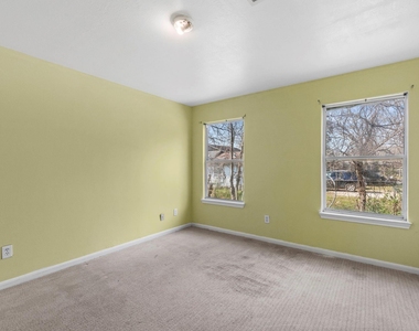 2444 Margaret Street - Photo Thumbnail 15