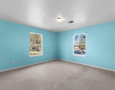 2444 Margaret Street - Photo Thumbnail 16