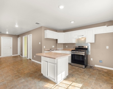 2444 Margaret Street - Photo Thumbnail 7