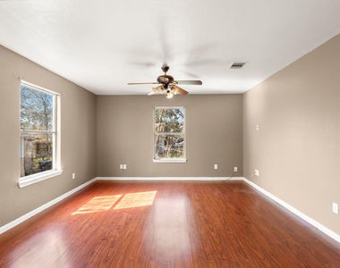 2444 Margaret Street - Photo Thumbnail 10