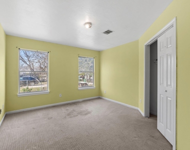 2444 Margaret Street - Photo Thumbnail 13