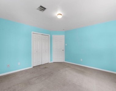 2444 Margaret Street - Photo Thumbnail 17