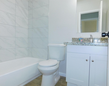 904 W Sealy - Photo Thumbnail 13