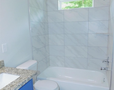 904 W Sealy - Photo Thumbnail 10