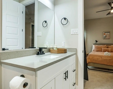 3727 Dreyfus Street - Photo Thumbnail 14