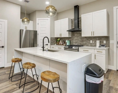 3727 Dreyfus Street - Photo Thumbnail 7