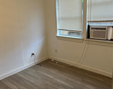 7909 Brutus Street - Photo Thumbnail 6