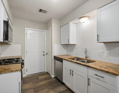14406 Cypress Branch Drive - Photo Thumbnail 10